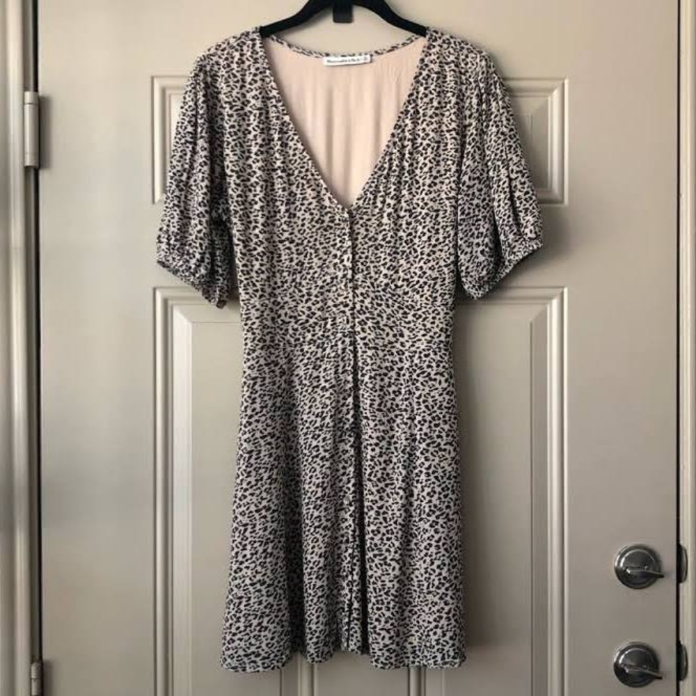 Abercrombie leopard print puff sleeve dress